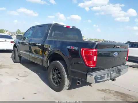 1FTFW1E5XMFA73690 — 2021 Ford F-150, zdjęcie 3 z IAAI, Przód