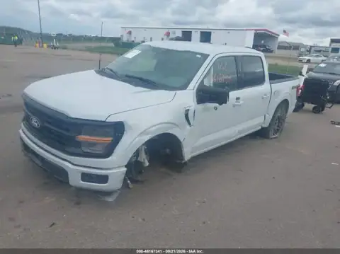 1FTEW3LP0SKE74407 — 2025 Ford F-150, foto 2 de IAAI, Parte delantera y trasera