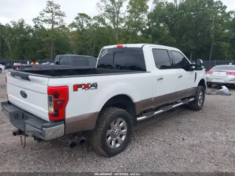 1FT7W2BTXHEC13018 — 2017 Ford F250, zdjęcie 4 z IAAI, Zalanie