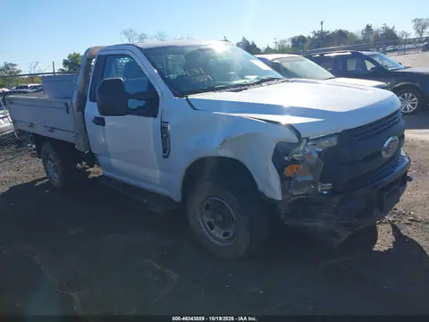 1FDBF2A62HED12367 — 2017 Ford F250, Right front, before-repair photos