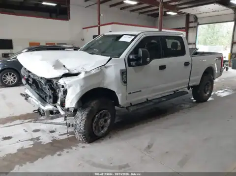 1FT7W2BT2JEC13147 — 2018 Ford F250, фото 2 с аукциона IAAI, передняя и задняя части