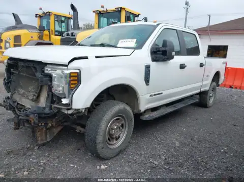 1FT7W2BT8JEC52017 — 2018 Ford F250, ფოტო 2, IAAI 21.10.2026, წინა ნაწილი