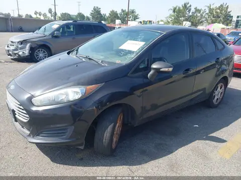 2015 Ford FIESTA SE VIN 3FADP4BJ0FM105224 фото 2