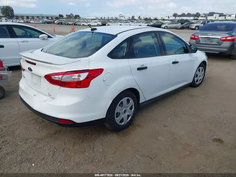 2014 Ford FOCUS S VIN 1FADP3E27EL374965 фото 4