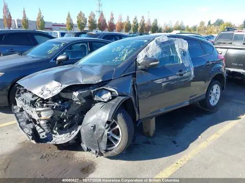 1FADP3K2XGL317392 — 2016 Ford Focus SE, foto 2 de IAAI 21.10.2026, Parte delantera