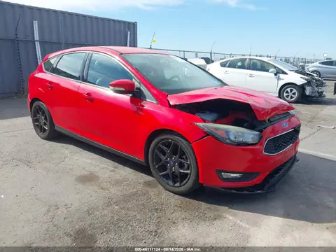 1FADP3K24GL256251 — 2016 Ford Focus SE, Parte delantera (Front End), fotos antes de reparar