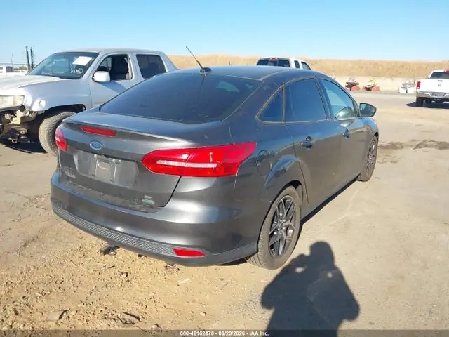 2016 Ford FOCUS SE VIN 1FADP3FE2GL257807 фото 4