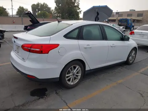 2016 Ford FOCUS SE VIN 1FADP3F23GL272404 фото 4