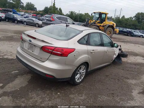 1FADP3F27HL251024 — 2017 Ford Focus SE, zdjęcie 4 z IAAI 30.10.2026, Prawy bok