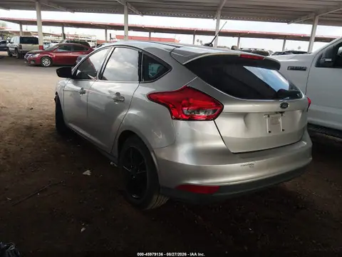 2018 Ford FOCUS SE VIN 1FADP3K27JL326686 фото 3