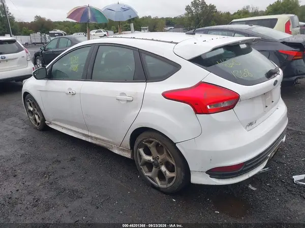 1FADP3L91GL250175 — 2016 Ford Focus ST, фото 3 с аукциона IAAI 13.10.2026, Естественный износ