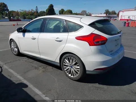1FADP3N21GL201168 — 2016 Ford Focus Titanium, ფოტო 3, IAAI 22.10.2026, ქვედა ნაწილის დაზიანება