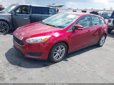 2015 Ford FOCUS SE VIN 1FADP3K29FL378196 фото 2