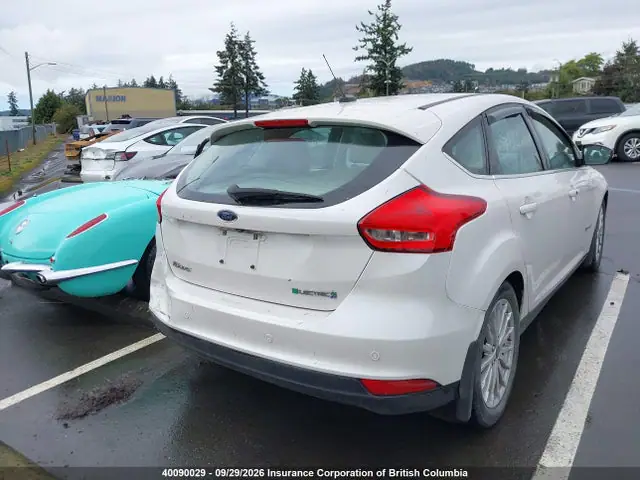 1FADP3R45GL334348 — 2016 Ford Focus, photo 4 from IAAI 16.10.2026, Rear end