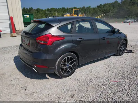 1FADP3K23GL369642 — 2016 Ford Focus, photo 4 from IAAI 12.10.2026, Roof