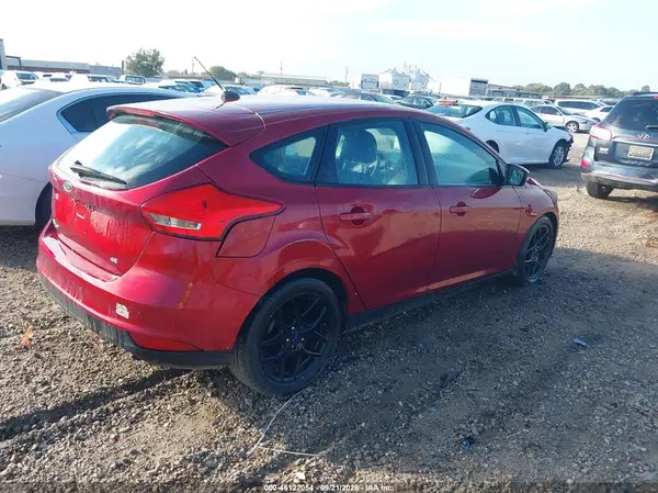 1FADP3K22GL332369 — 2016 Ford Focus, zdjęcie 4 z IAAI 12.10.2026, Lewy tył