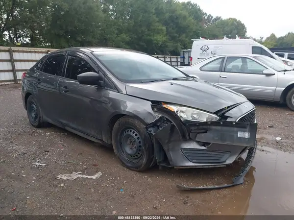 1FADP3E23GL381690 Ford Focus 2016 — uszkodzenie Przód, zdjęcie przed naprawą