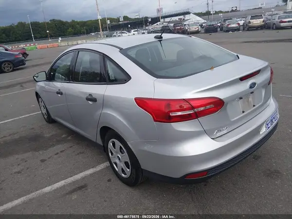 1FADP3E2XGL248232 — 2016 Ford Focus, фото 3 с аукциона IAAI 29.09.2026, Естественный износ