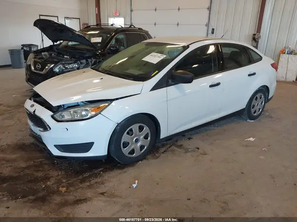 1FADP3E25GL378693 — 2016 Ford Focus, zdjęcie 2 z IAAI, Przód