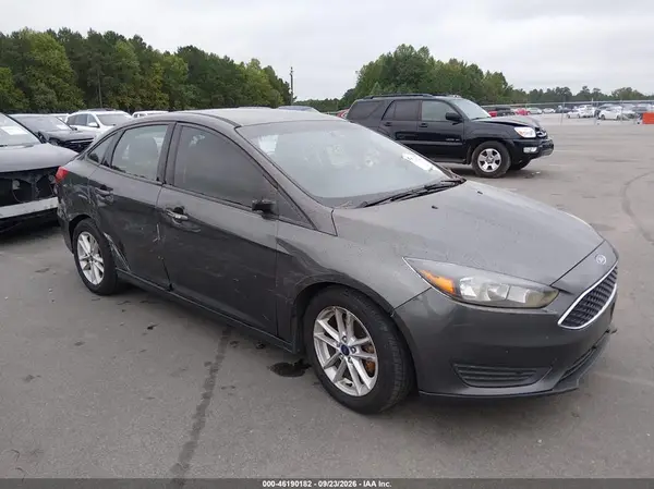 1FADP3F28GL319555 Ford Focus 2016 — uszkodzenie Prawy tył, zdjęcie przed naprawą