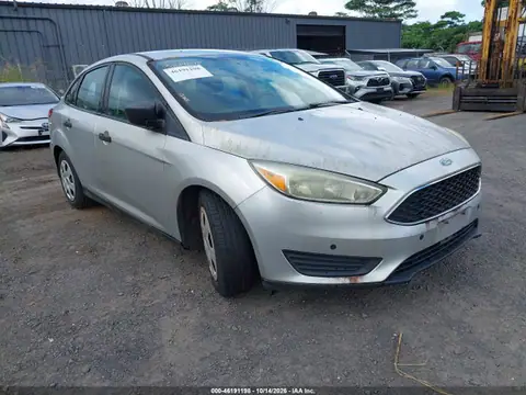 1FADP3E24GL322390 — 2016 Ford Focus, Daños en el motor (Engine Damage), fotos antes de reparar