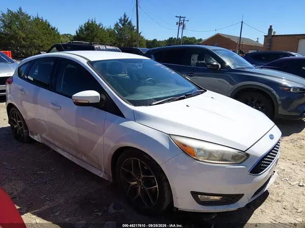 1FADP3K29GL371265 Ford Focus 2016 — повреждение Повреждения снизу, фото до ремонта
