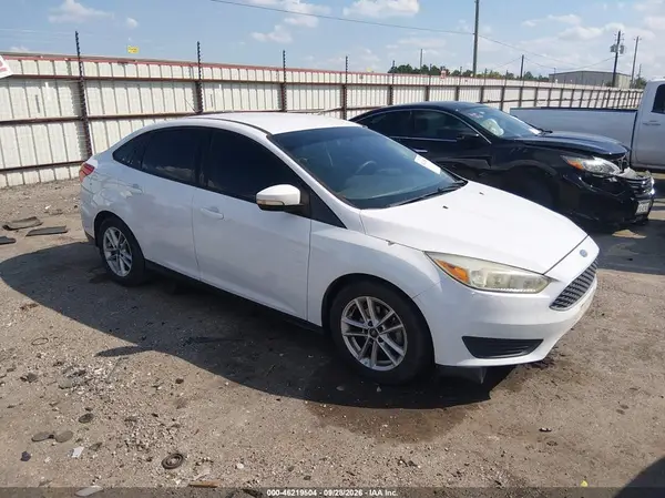 1FADP3F24GL346302 Ford Focus 2016 — повреждение Повреждения снизу, фото до ремонта
