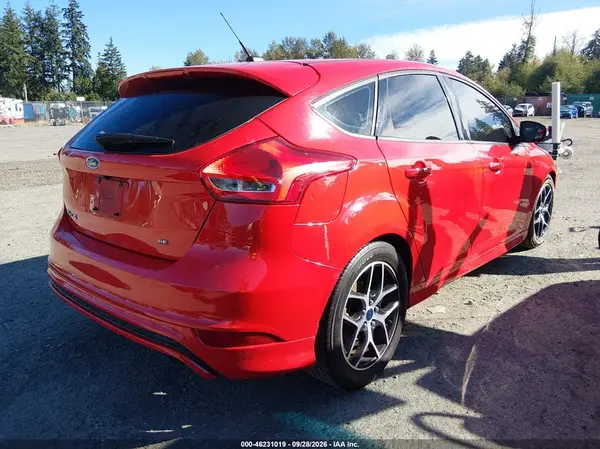 1FADP3K2XGL238868 — 2016 Ford Focus, фото 4 с аукциона IAAI, Естественный износ