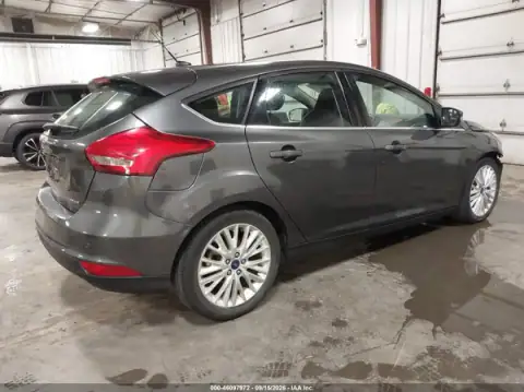 1FADP3N2XHL309791 — 2017 Ford Focus, photo 4 from IAAI, Front end