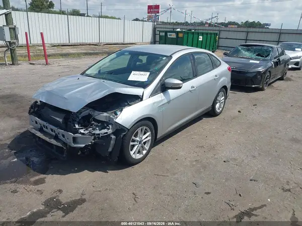 1FADP3F29HL328587 — 2017 Ford Focus, фото 2 с аукциона IAAI 15.10.2026, Передняя часть