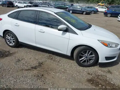 1FADP3F2XHL300040 — 2017 Ford Focus, Передняя and задняя части (Front & Rear), before-repair photos