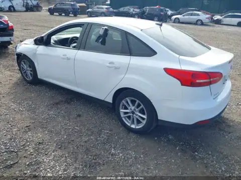 1FADP3F2XHL300040 — 2017 Ford Focus, zdjęcie 3 z IAAI 07.10.2026, Przód i tył