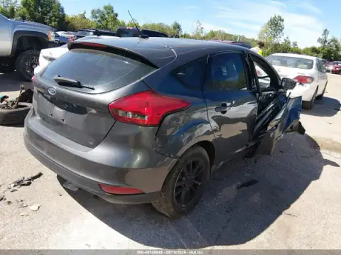 1FADP3K27HL294929 — 2017 Ford Focus, photo 4 from IAAI, Right side
