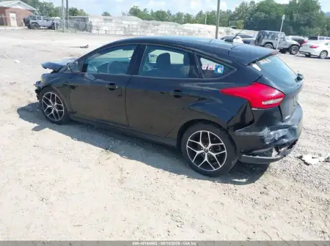 1FADP3M25HL226111 — 2017 Ford Focus, photo 3 from IAAI, Normal wear