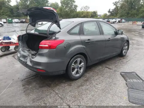 1FADP3FE1HL275927 — 2017 Ford Focus, zdjęcie 4 z IAAI, Tył
