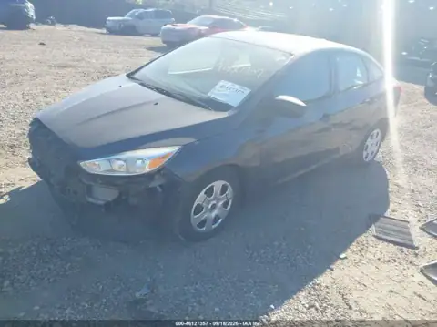 1FADP3E20JL237702 — 2018 Ford Focus, zdjęcie 2 z IAAI 20.10.2026, Przód