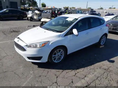 1FADP3K22JL273458 — 2018 Ford Focus, foto 2 de IAAI, Parte delantera