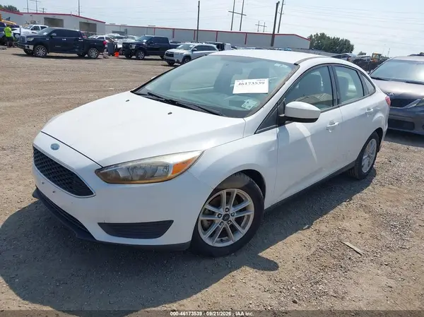 1FADP3F23JL209021 — 2018 Ford Focus, foto 2 de IAAI 07.10.2026, Desgaste normal