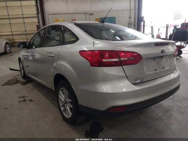 1FADP3F21JL288530 — 2018 Ford Focus, фото 3 с аукциона IAAI, Передняя часть справа