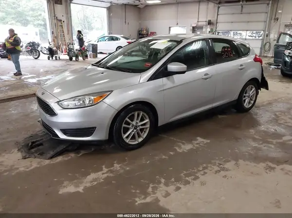 1FADP3K26JL237580 — 2018 Ford Focus, photo 2 from IAAI, Rear end