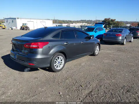 1FADP3F28JL236960 — 2018 Ford Focus, foto 5 de IAAI, Parte trasera