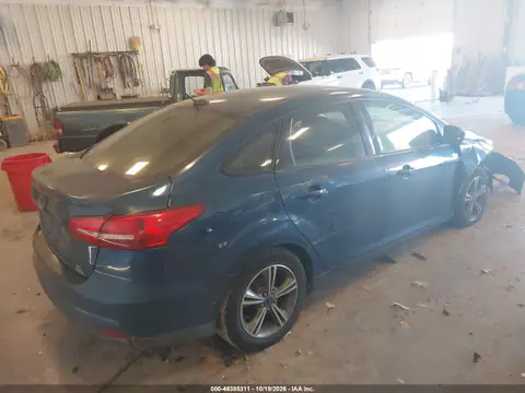 1FADP3FE6JL286427 — 2018 Ford Focus, zdjęcie 5 z IAAI, Przód