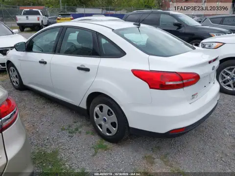 1FADP3E23JL203396 — 2018 Ford Focus, photo 3 from IAAI 22.10.2026, Normal wear
