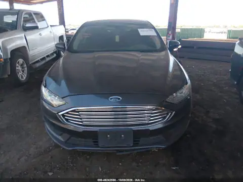 3FA6P0HD9JR136812 — 2018 Ford Fusion SE, ფოტო 12, IAAI 27.10.2026, ძრავის დაზიანება