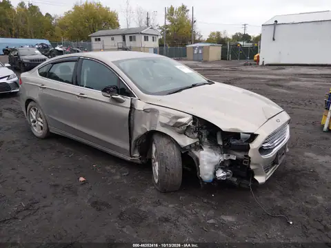 3FA6P0HD5FR102017 — 2015 Ford Fusion, Передняя часть справа, фото до ремонта