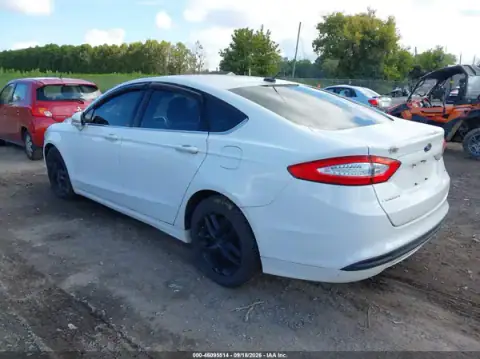 3FA6P0H73GR217596 — 2016 Ford Fusion, photo 3 from IAAI 22.10.2026, Normal wear