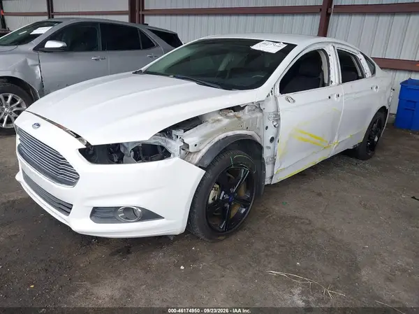 3FA6P0HD1GR338357 — 2016 Ford Fusion, photo 2 from IAAI 13.10.2026, Front end