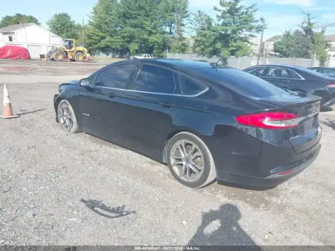 3FA6P0LUXHR324935 — 2017 Ford Fusion, photo 3 from IAAI, Front end