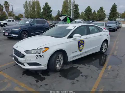 3FA6P0LU1JR242677 — 2018 Ford Fusion, zdjęcie 2 z IAAI 28.09.2026, Normalne zużycie