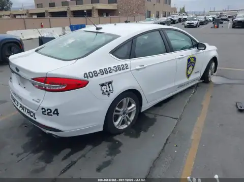 3FA6P0LU1JR242677 — 2018 Ford Fusion, zdjęcie 4 z IAAI 28.09.2026, Normalne zużycie